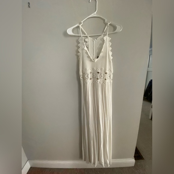 Lulus maxi dress with cut out details - Picture 2 of 4